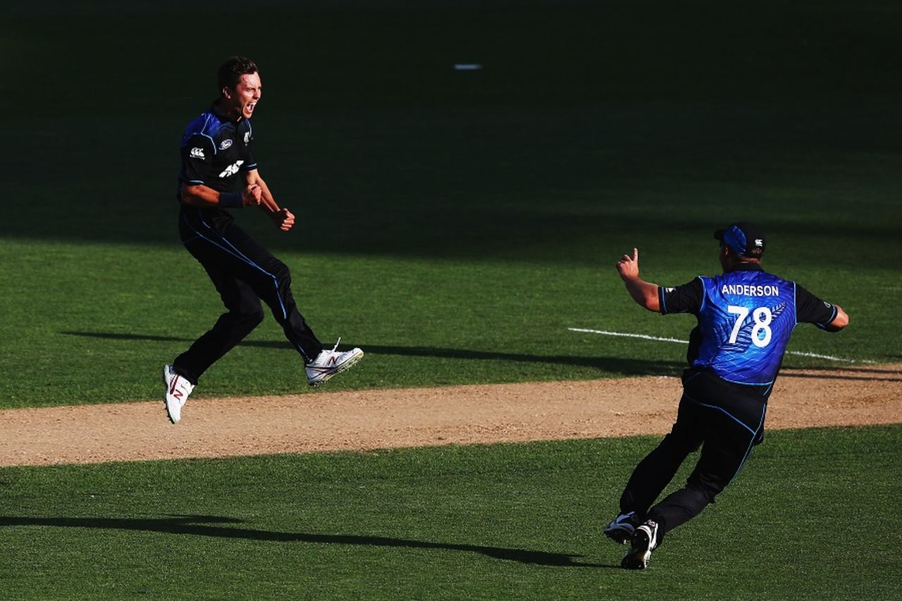 Air Boult: Nothing can hold Trent Boult after picking two wickets in an over, New Zealand v Australia, 1st ODI, Auckland, February 3, 2016