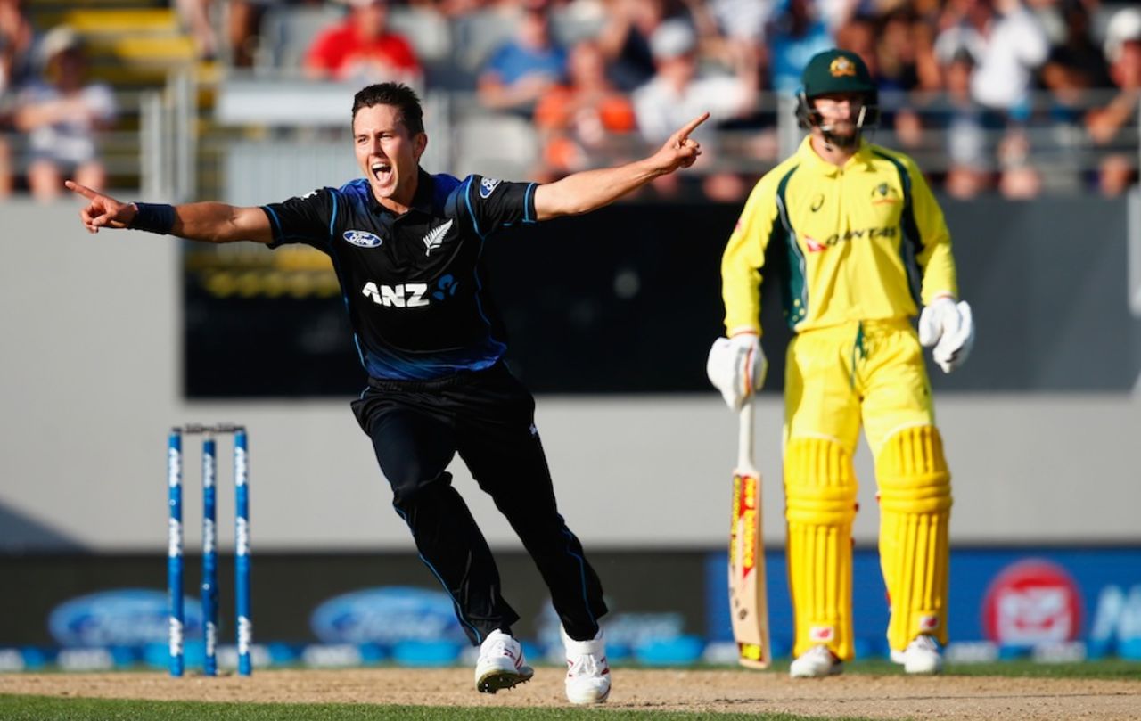 Trent Boult took three wickets to rattle the top order, New Zealand v Australia, 1st ODI, Auckland, February 3, 2016