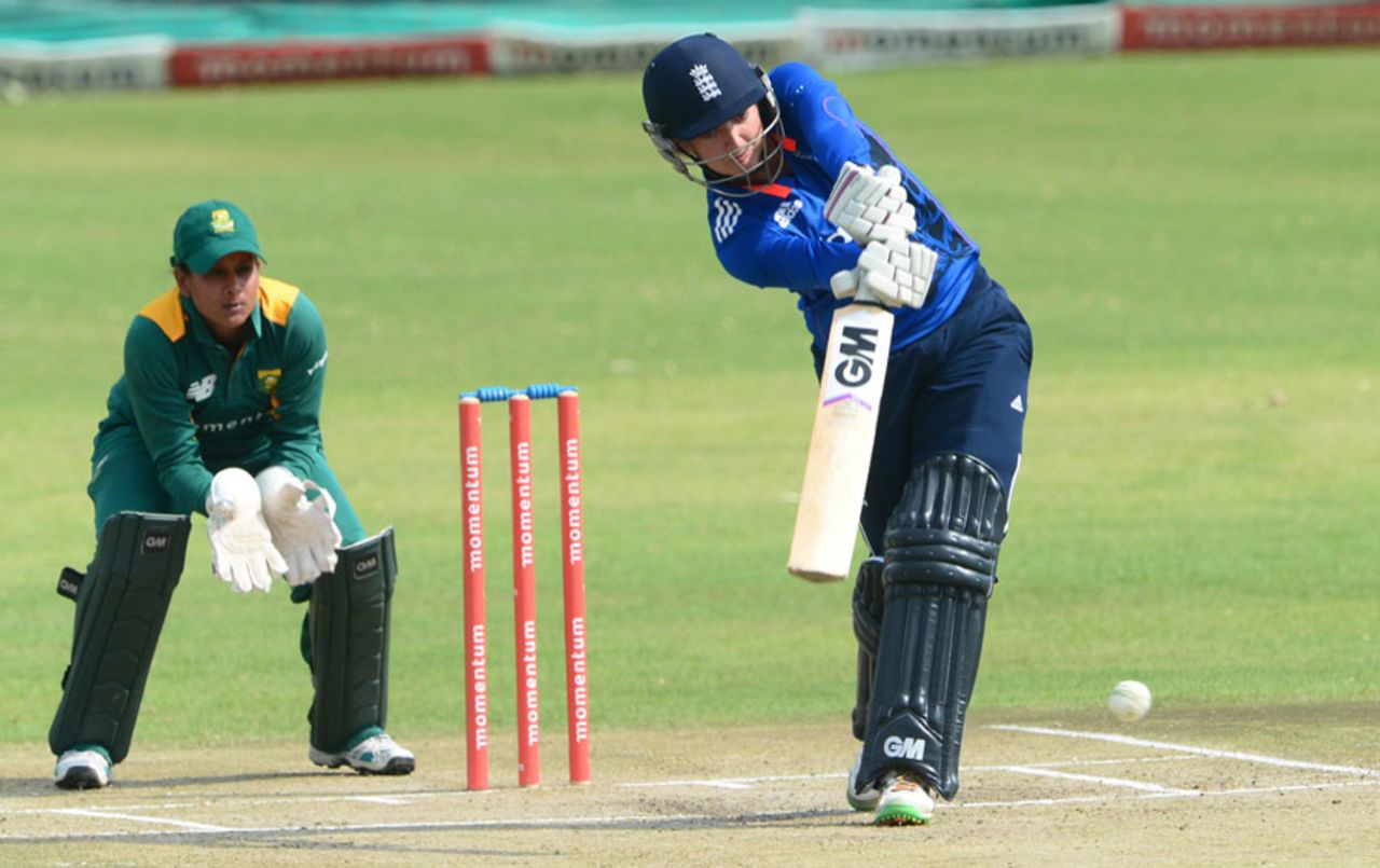 Sarah Taylor helped finish off the chase with an unbeaten 41, South Africa v England, 1st women's ODI, Benoni, February 7, 2016