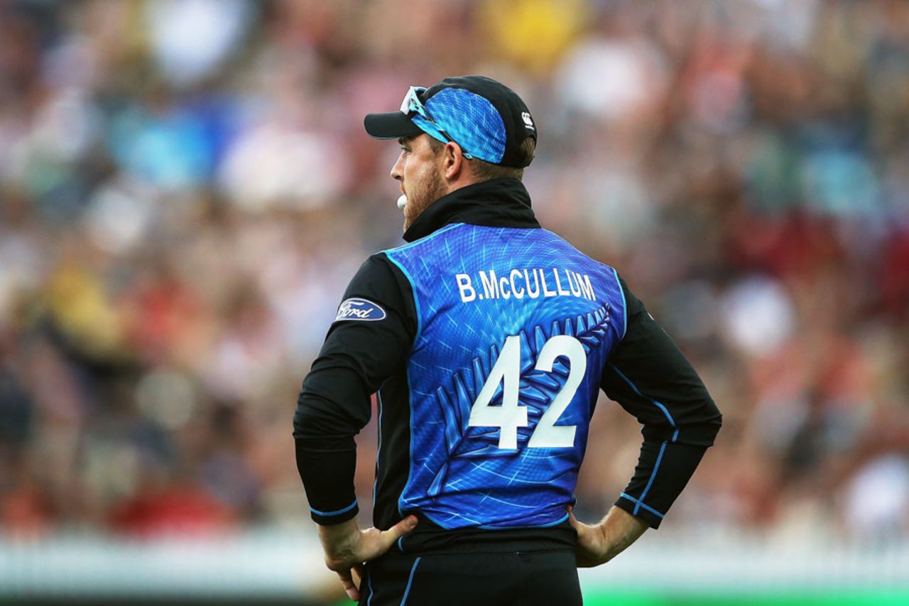 Brendon McCullum chews gum while keeping an eye on proceedings, New Zealand v Australia, 3rd ODI, Hamilton, February 8, 2016