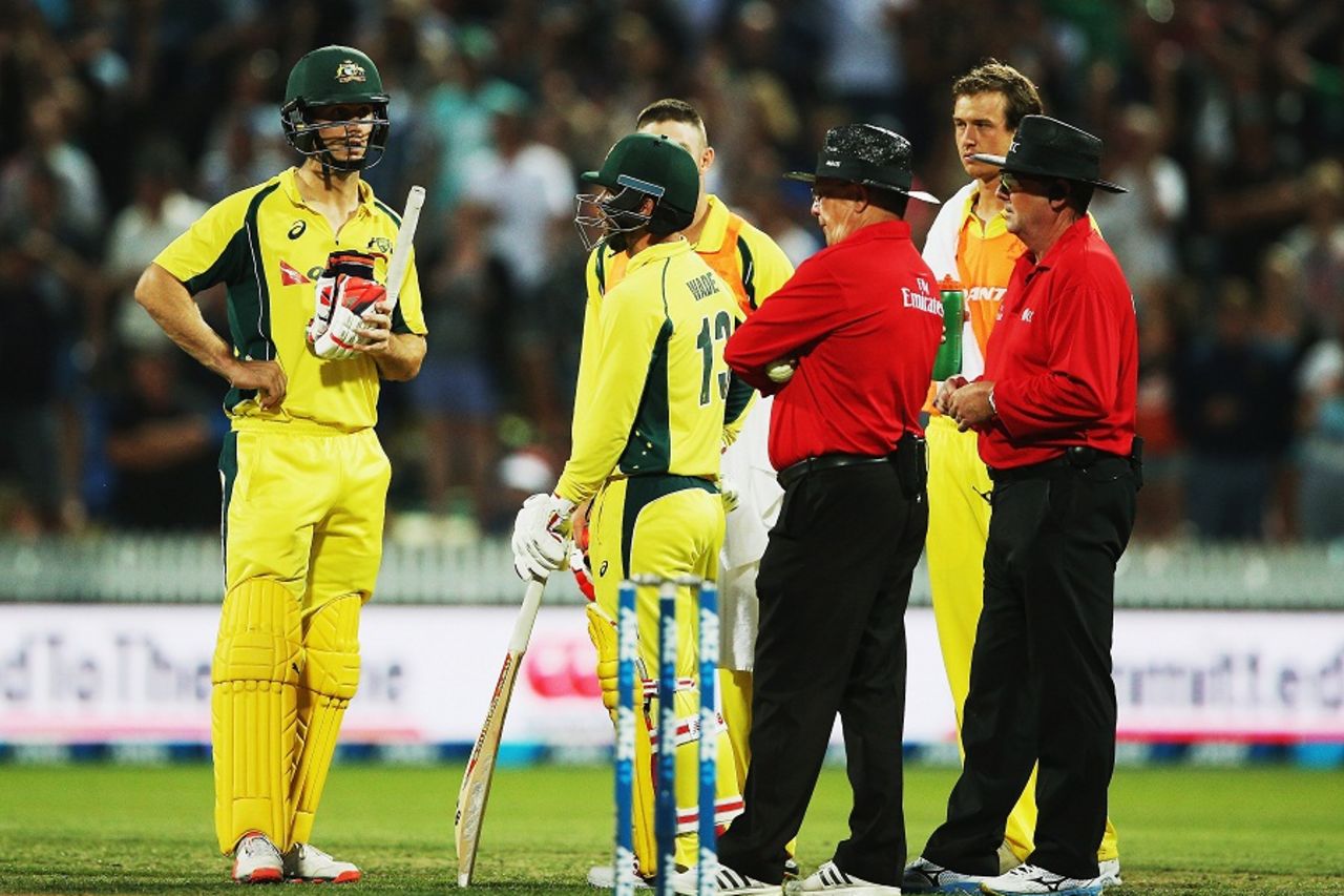 Mitchell Marsh's dismissal sparked some controversy, New Zealand v Australia, 3rd ODI, Hamilton, February 8, 2016