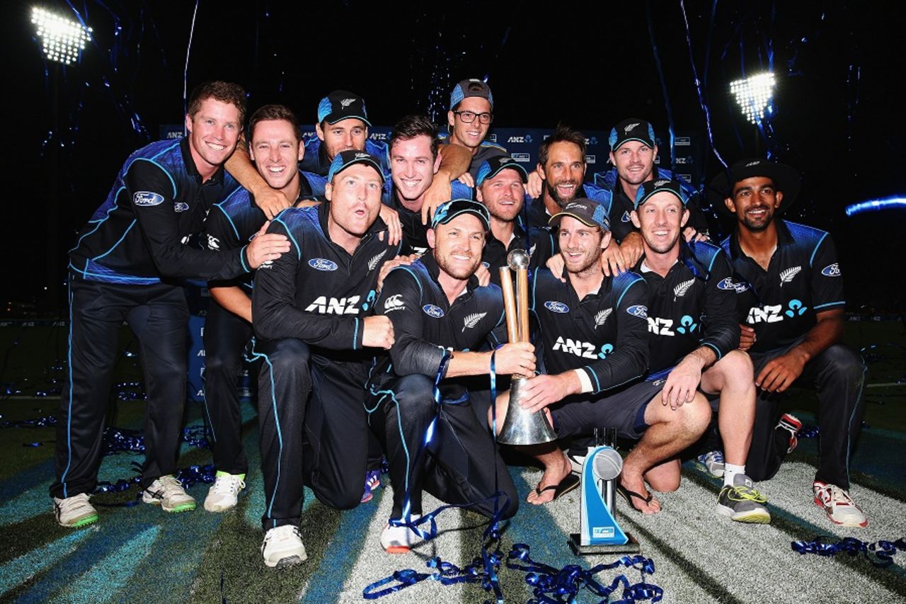 New Zealand pose with the series trophies, New Zealand v Australia, 3rd ODI, Hamilton, February 8, 2016