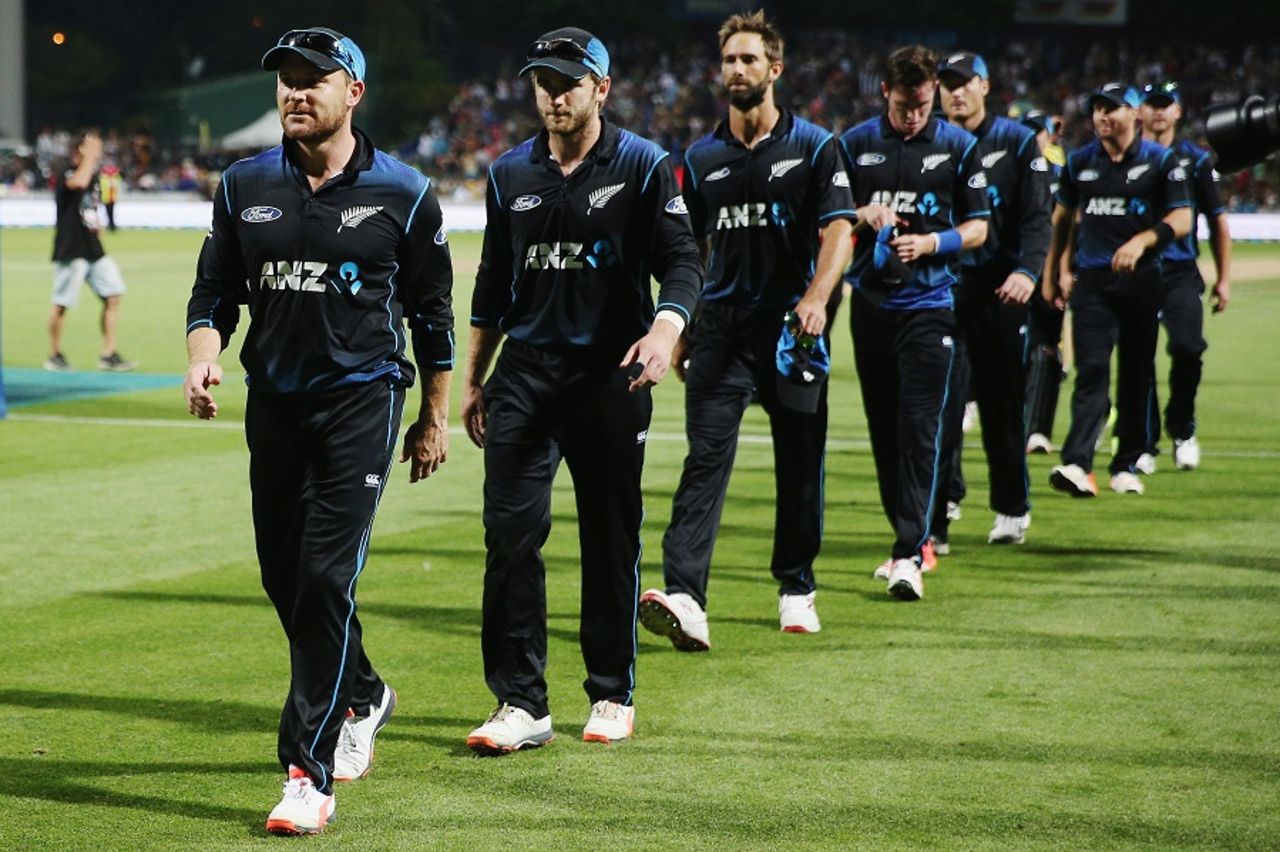 Brendon McCullum leads his side off the field after winning his final ODI, New Zealand v Australia, 3rd ODI, Hamilton, February 8, 2016