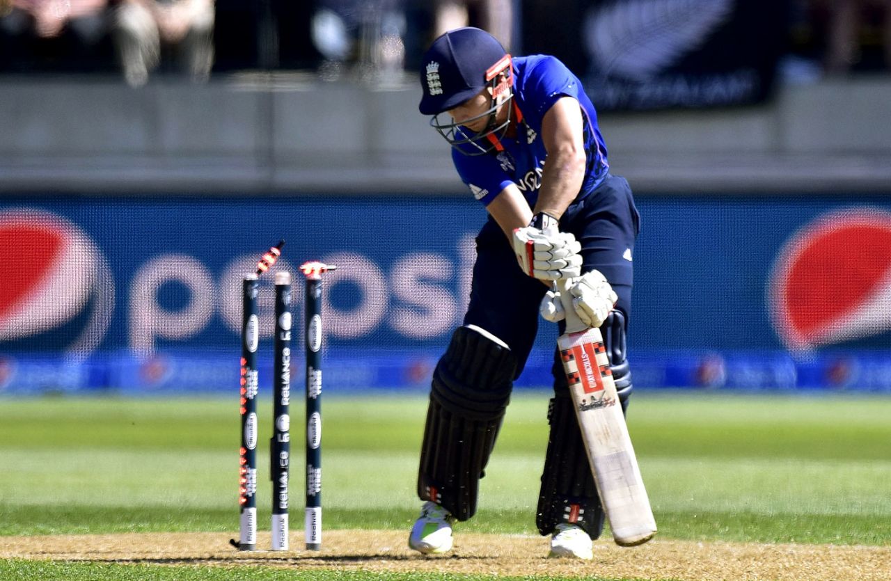 James Taylor is bowled by Tim Southee, New Zealand v England, World Cup 2015, Group A, Wellington, February 20, 2015