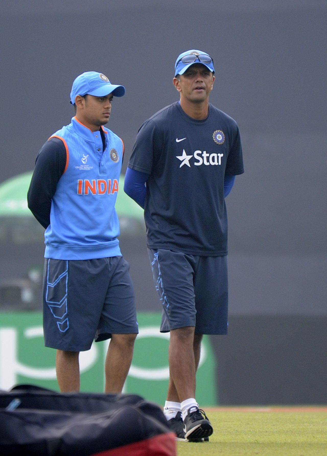 Ishan Kishan and Rahul Dravid have a chat, India v Sri Lanka, Under-19 World Cup 2016, Mirpur