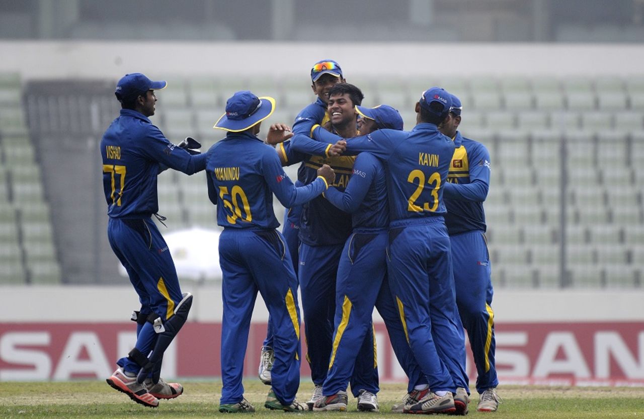 Lahiru Kumara is mobbed by his team-mates, India v Sri Lanka, Under-19 World Cup 2016, Mirpur
