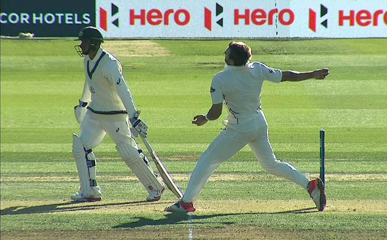A screengrab of a Doug Bracewell delivery that bowled Adam Voges but was ruled a no-ball, New Zealand v Australia, 1st Test. Wellington, 1st day, February 12, 2016