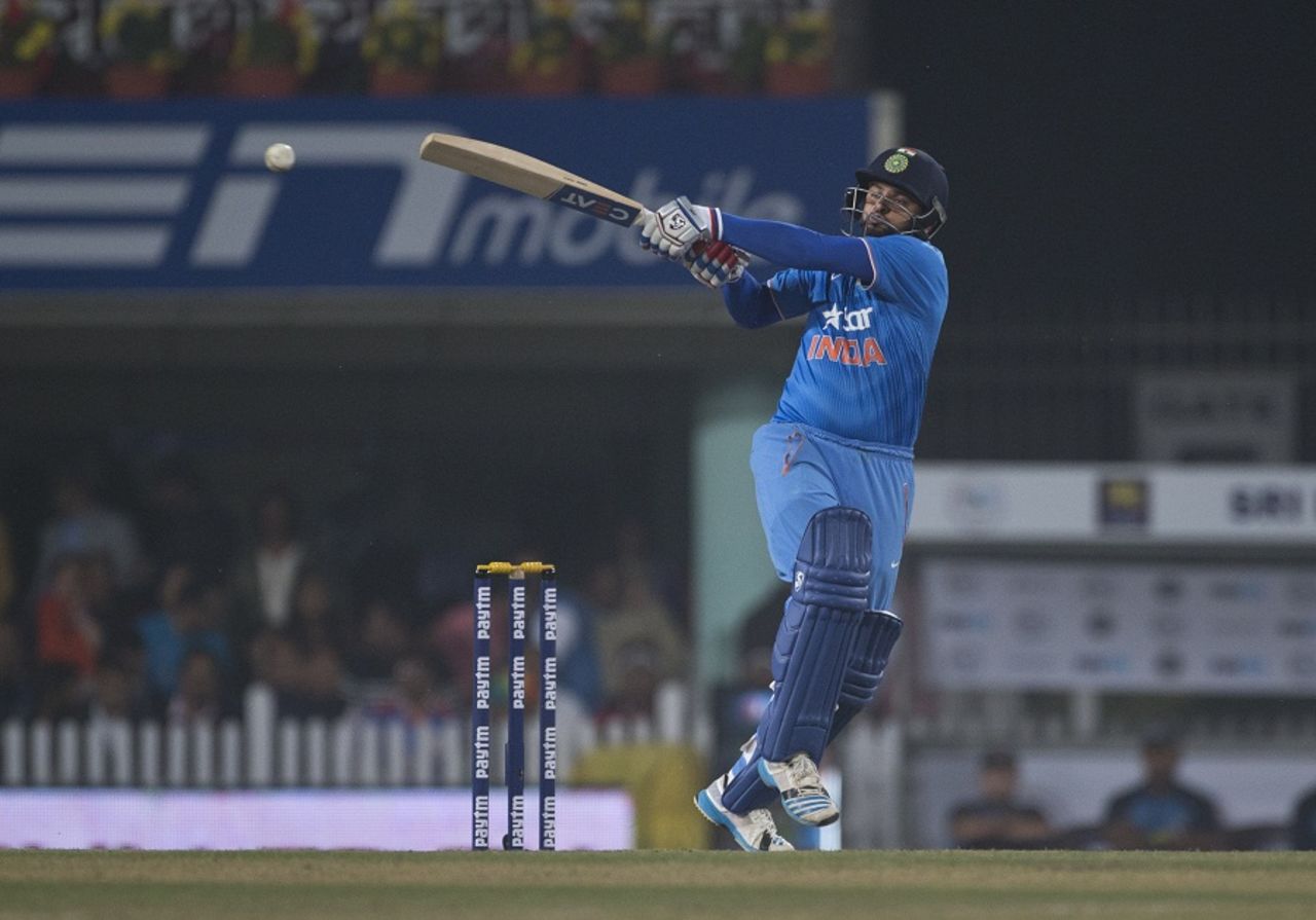 Suresh Raina executes a pull shot, India v Sri Lanka, 2nd T20I, Ranchi, February 12, 2016