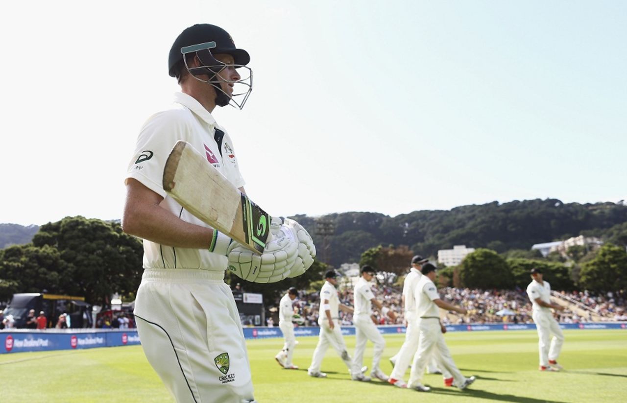 Adam Voges walks out to bat, New Zealand v Australia, 1st Test, Wellington, 3rd day, February 14, 2016