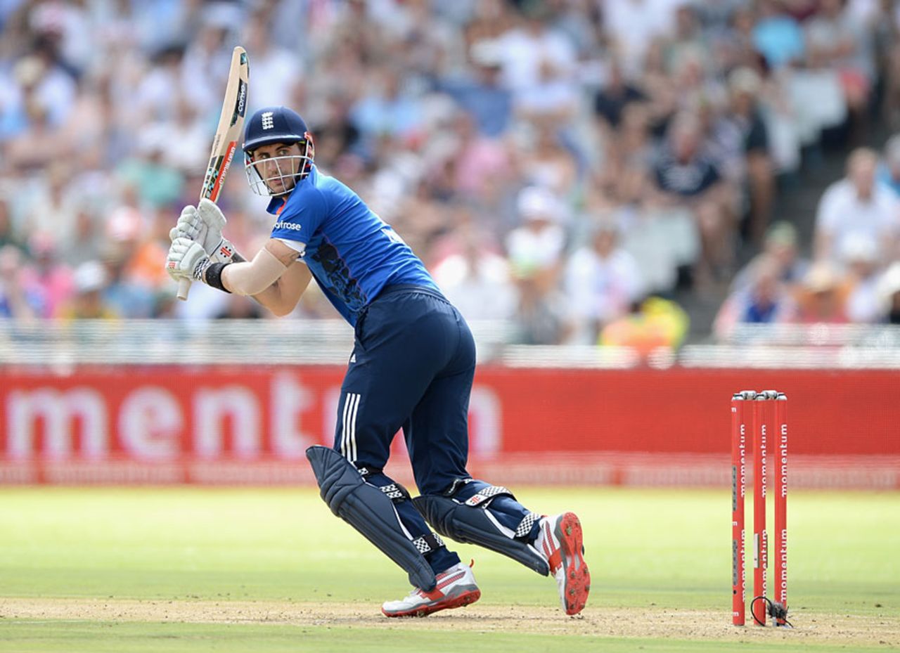 Alex Hales continued his impressive series with a fifth consecutive fifty, South Africa v England, 5th ODI, Cape Town, February 14, 2016