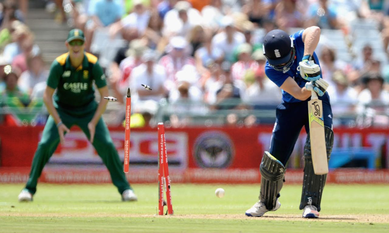 Jos Buttler had his leg stump plucked out of the ground, South Africa v England, 5th ODI, Cape Town, February 14, 2016