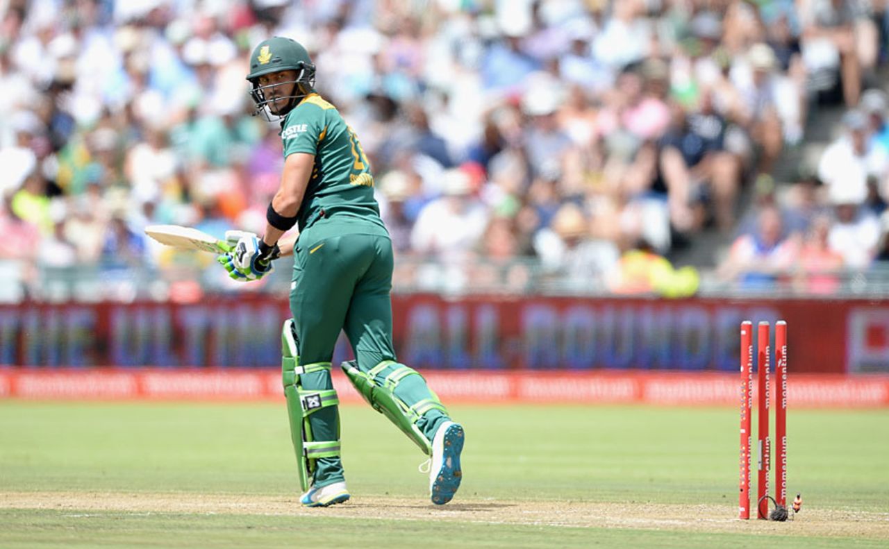 Faf du Plessis was bowled first ball, South Africa v England, 5th ODI, Cape Town, February 14, 2016