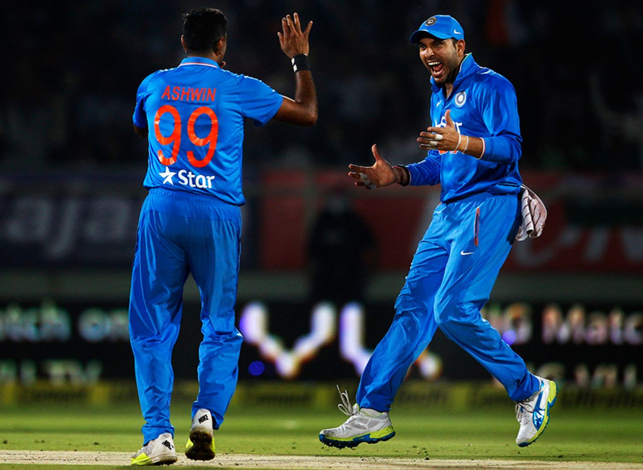 R Ashwin celebrates a dismissal with Yuvraj Singh, India v Sri Lanka, 3rd T20I, Visakhapatnam, February 14, 2016