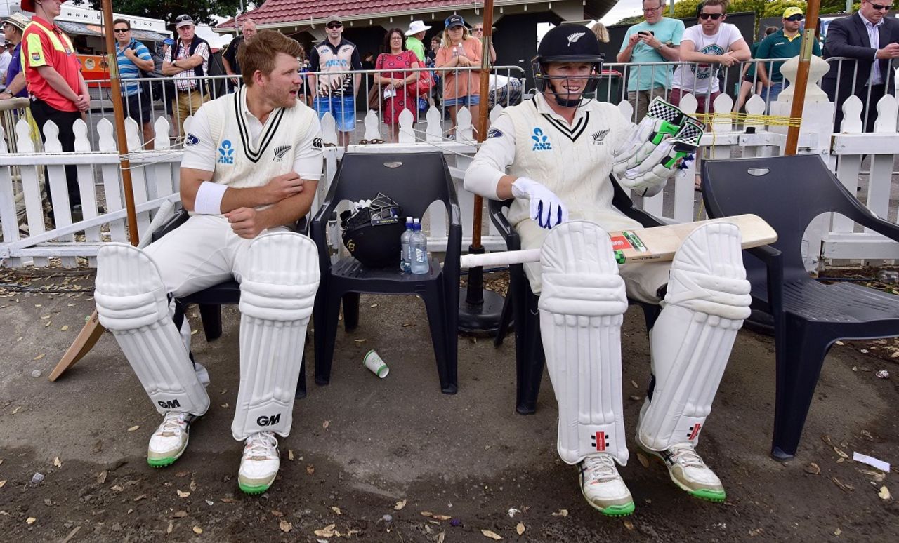 Corey Anderson and Henry Nicholls have a chat ahead of play, New Zealand v Australia, 1st Test, Wellington, 4th day, February 15, 2016