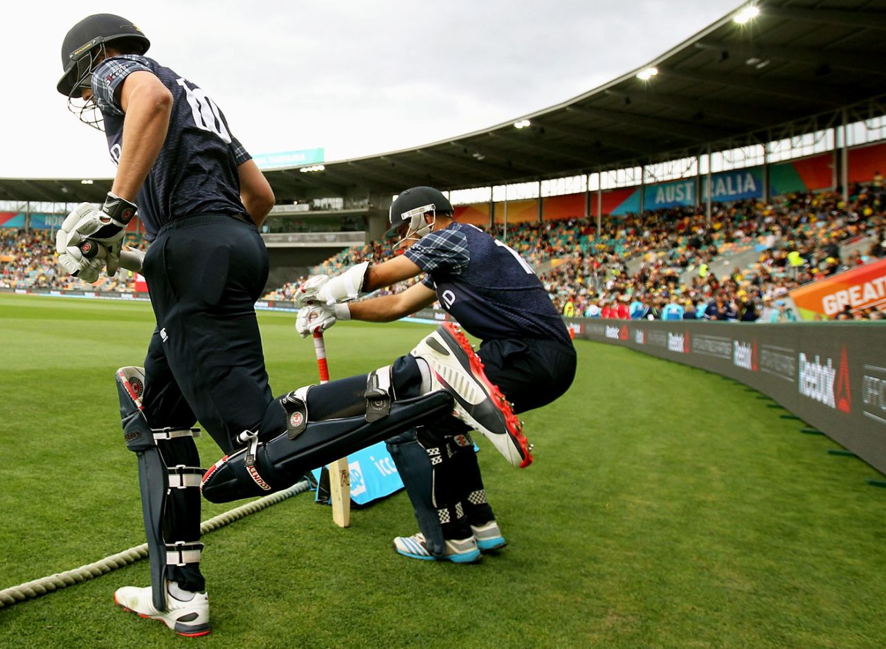 Calum MacLeod and Kyle Coetzer walk out to bat, Australia v Scotland, World Cup 2015, Group A, Hobart, March 14, 2015