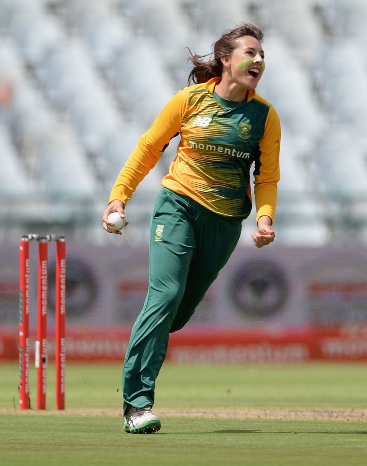 Sune Luus took two wickets with her legspin, South Africa Women v England Women, 2nd T20, Cape Town, February 19, 2016