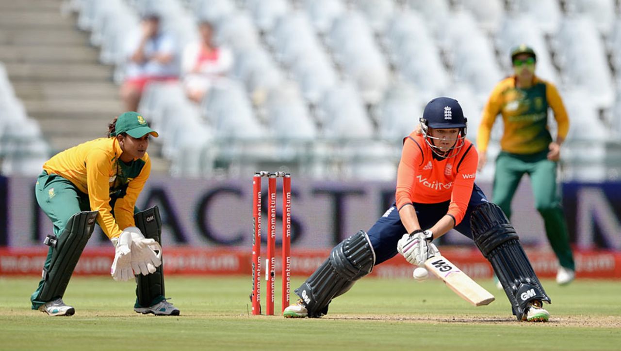 Sarah Taylor plays the reverse sweep, South Africa Women v England Women, 2nd T20, Cape Town, February 19, 2016