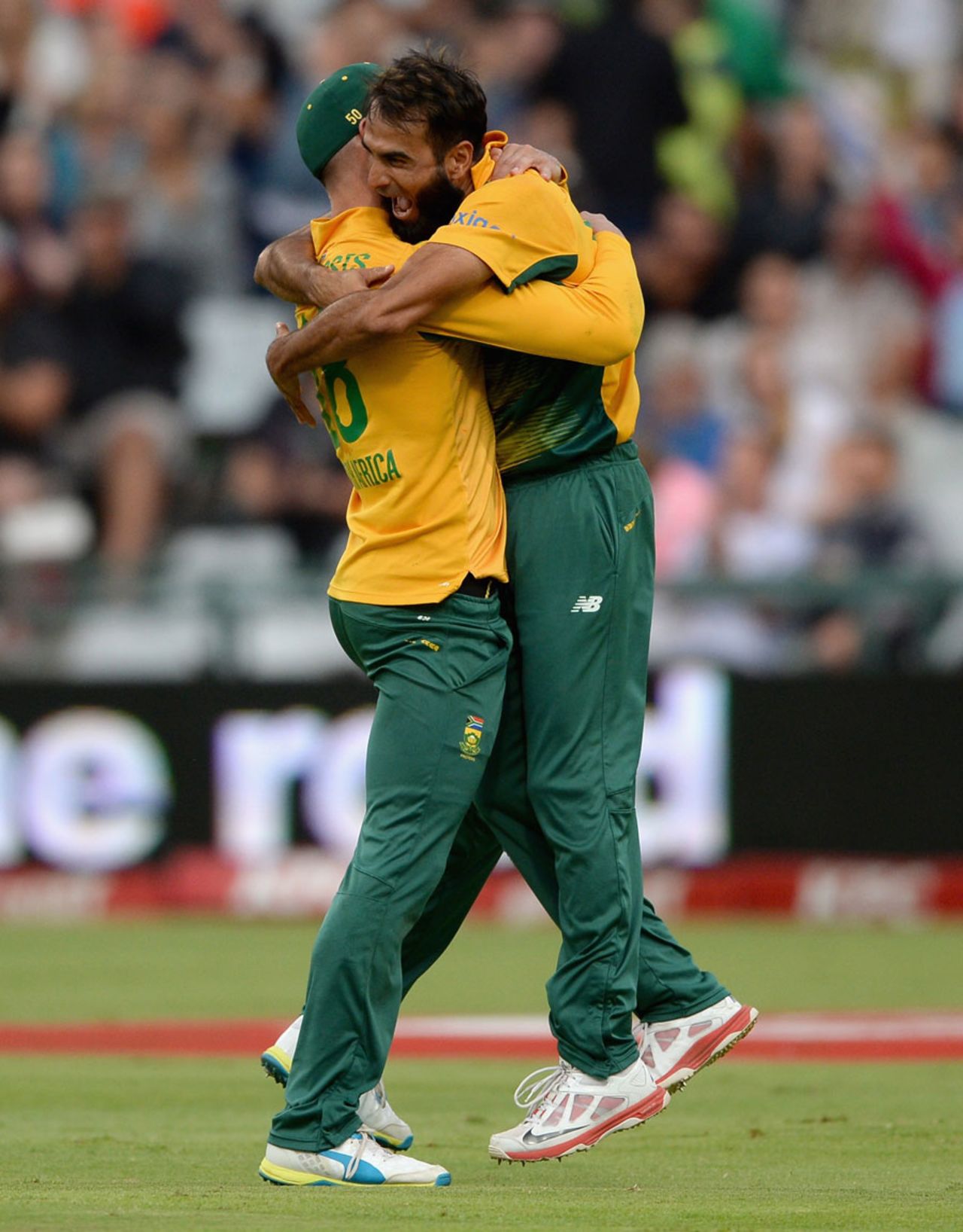 Faf du Plessis' blinding catch gave Imran Tahir his fourth wicket, South Africa v England, 1st T20, Cape Town, February 19, 2016