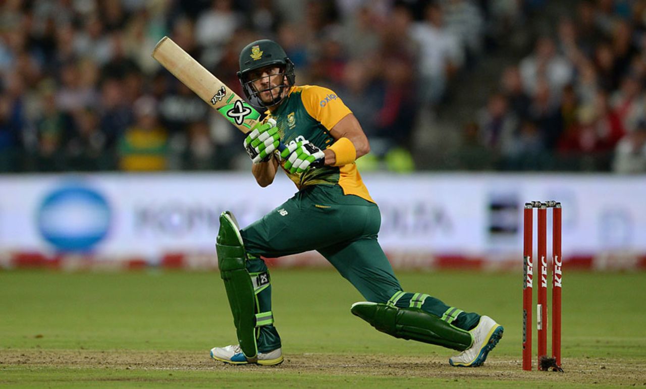 Faf du Plessis did not find life easy as he made 25, South Africa v England, 1st T20, Cape Town, February 19, 2016