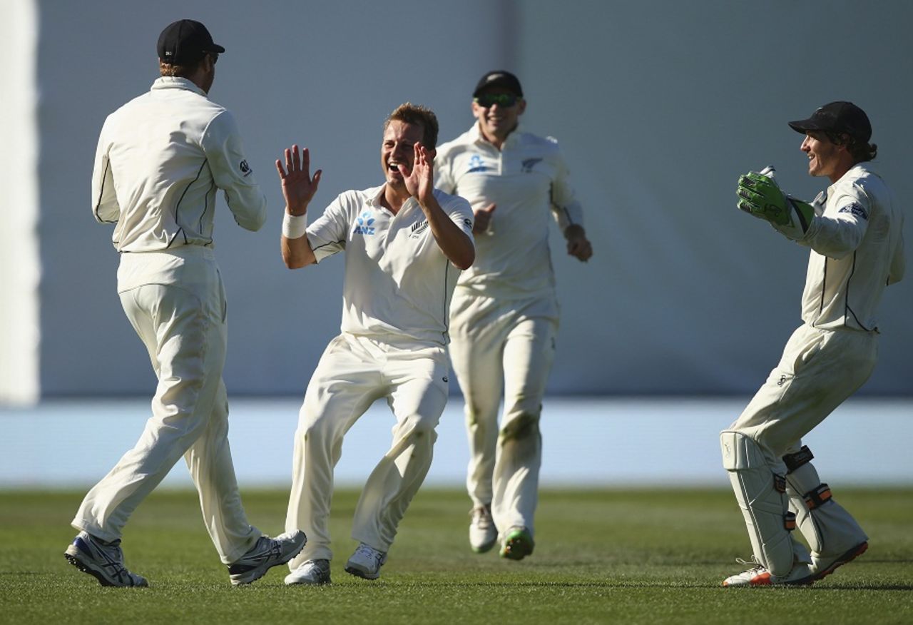 Neil Wagner removed Steven Smith and Joe Burns late in the day, New Zealand v Australia, 2nd Test, Christchurch, 2nd day, February 21, 2016