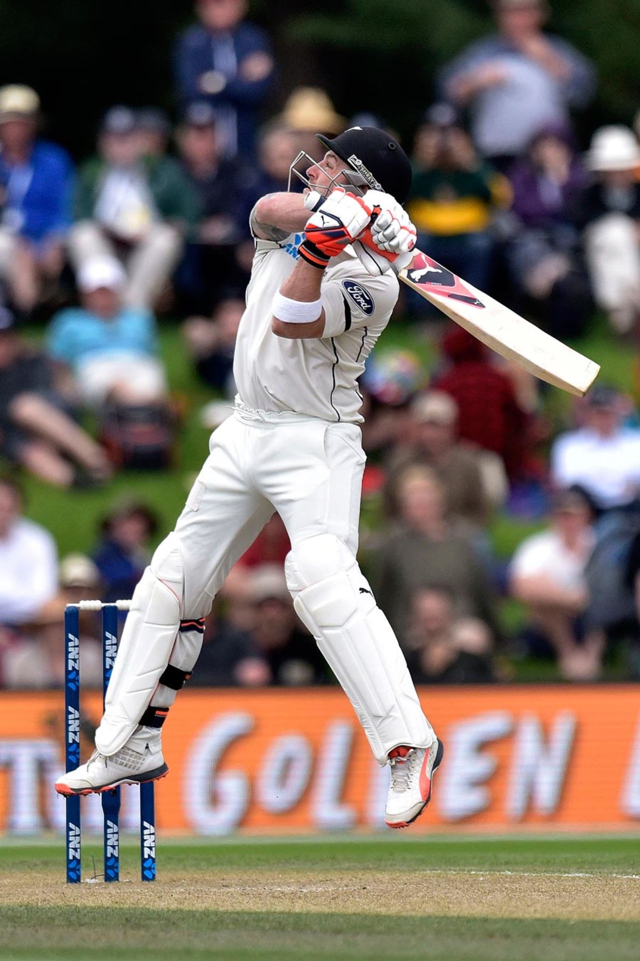 Brendon McCullum tries the upper-cut, New Zealand v Australia, 2nd Test, Christchurch, 3rd day, February 22, 2016