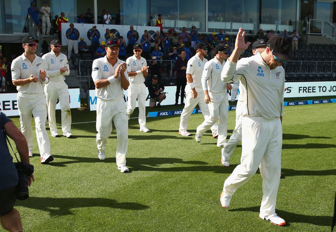Brendon McCullum leads his team on to the field, New Zealand v Australia, 2nd Test, Christchurch, 5th day, February 24, 2016
