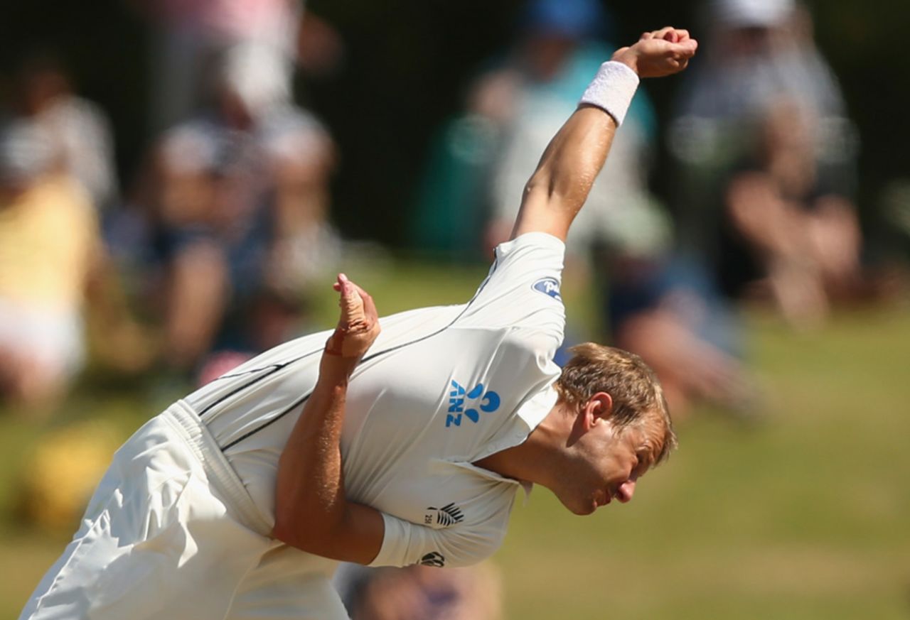 An injured left hand did not stop Neil Wagner, New Zealand v Australia, 2nd Test, Christchurch, 5th day, February 24, 2016