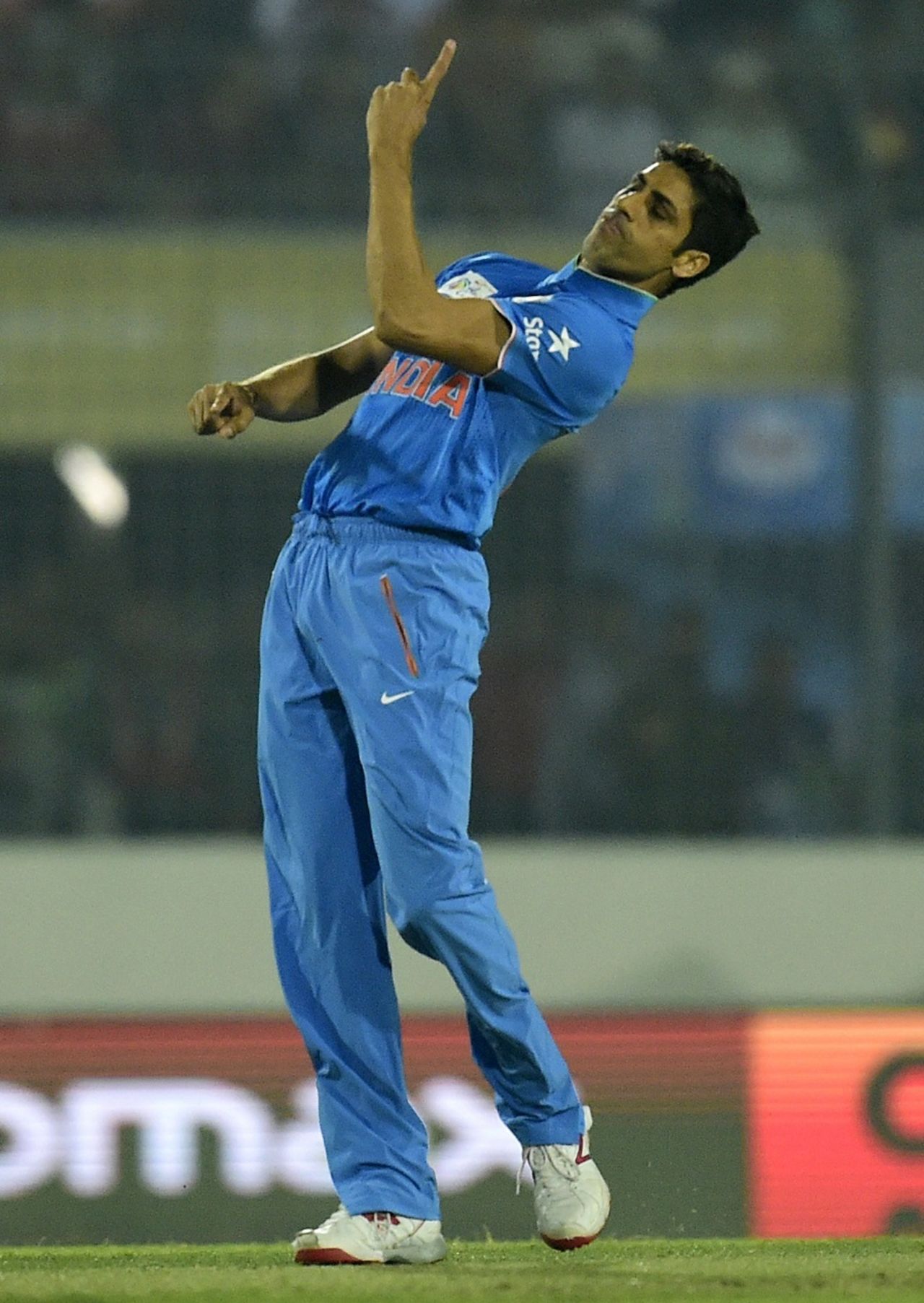 Ashish Nehra celebrates a wicket,  Bangladesh v India, Asia Cup 2016, Mirpur, February 24, 2016