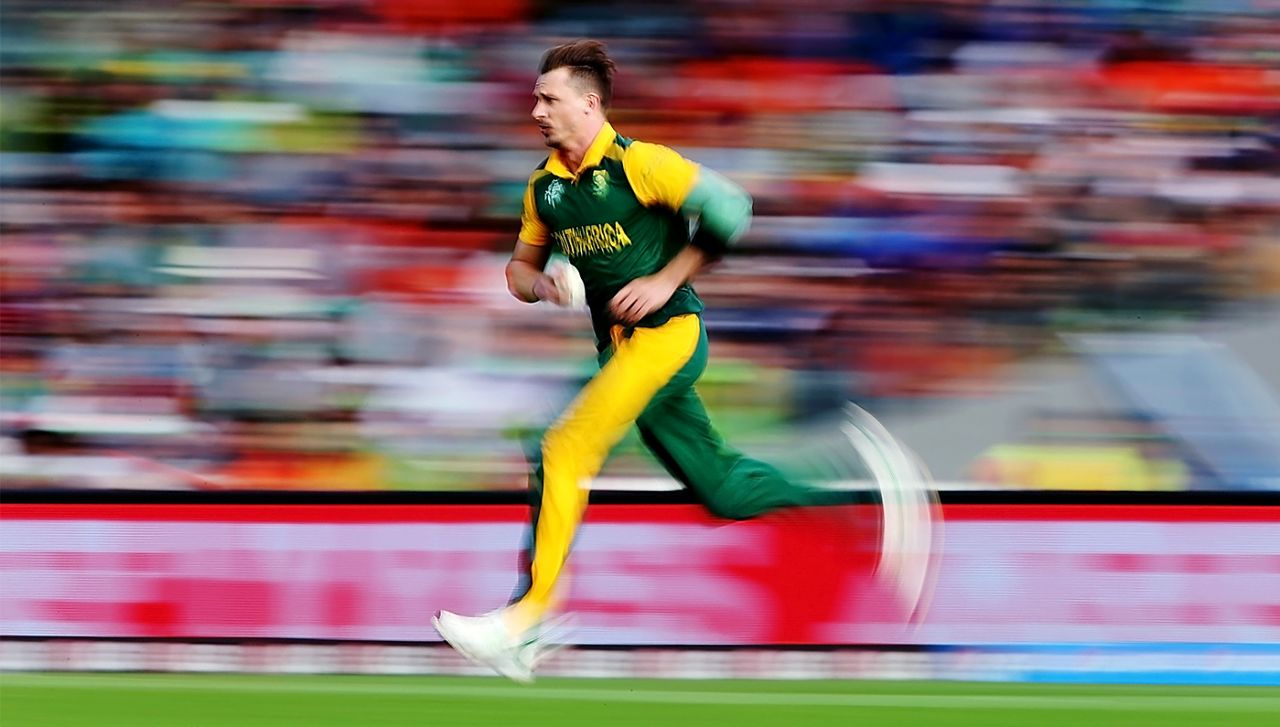Dale Steyn runs in, New Zealand v South Africa, World Cup 2015, 1st semi-final, Auckland, March 24, 2015