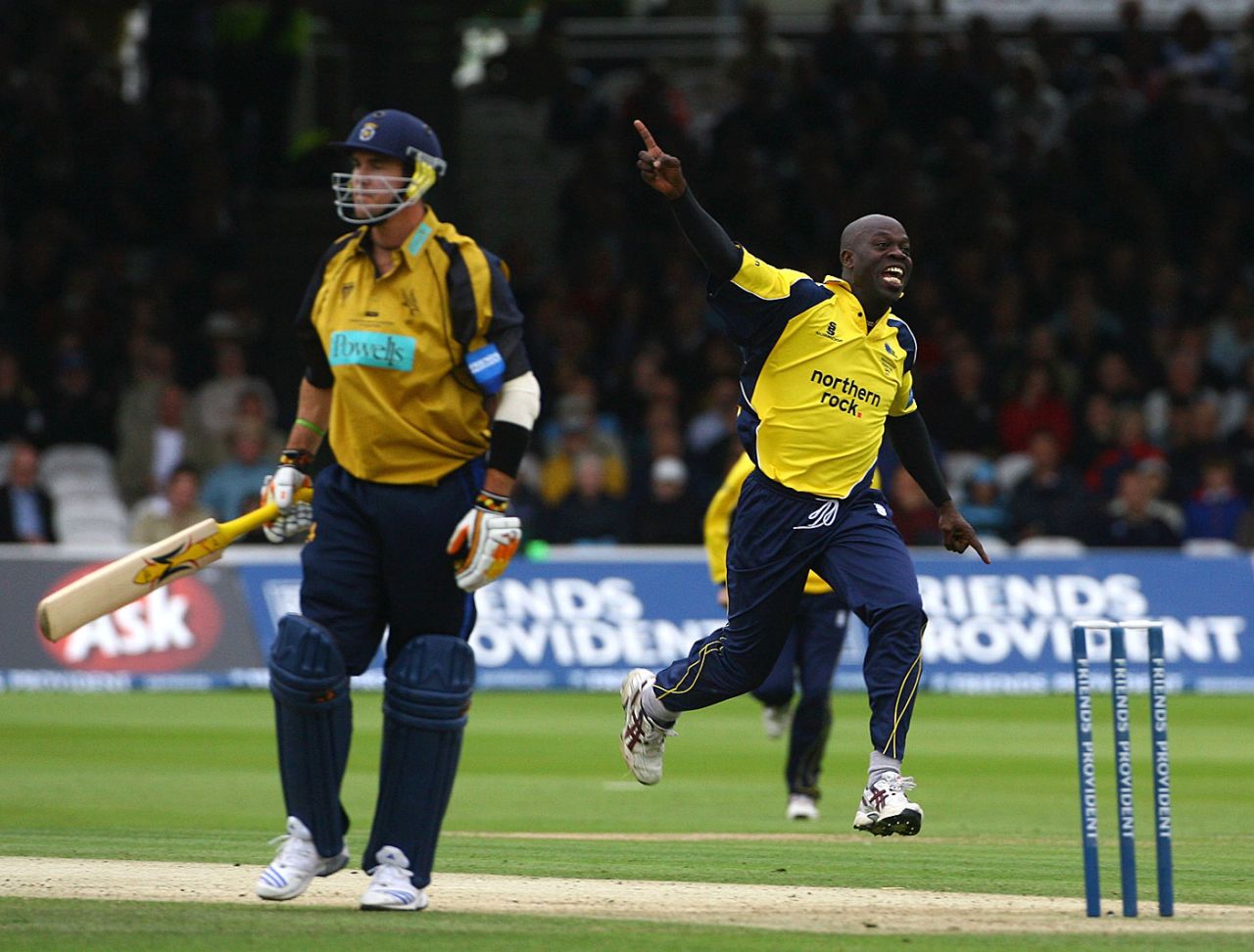 Ottis Gibson traps Kevin Pietersen lbw, Durham v Hampshire, Friends Provident Trophy final, Lord's, August 18, 2007