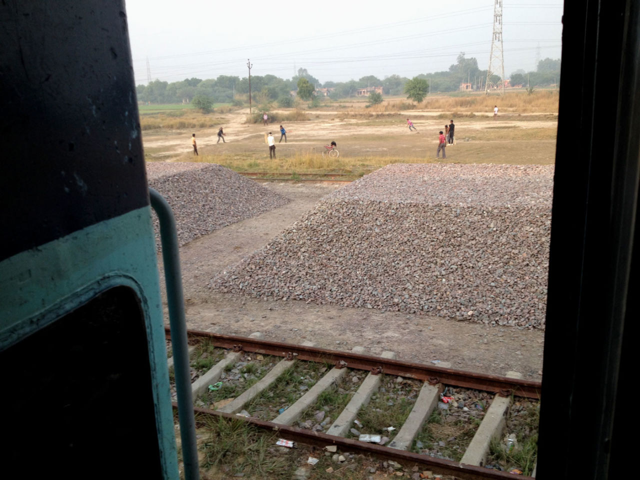 <b>Purushottam Kumar Jha:</b> How do you pass the hours on a long train ride? Watch some cricket, of course. It's not boring at all when you can watch a live game, even if the train delays and stops at random places