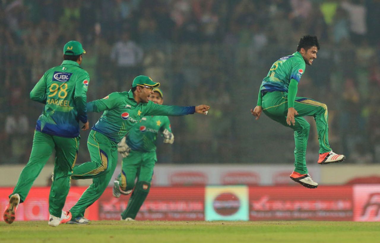 Mohammad Amir picked up three early wickets, India v Pakistan, Asia Cup, Mirpur, February 27, 2016