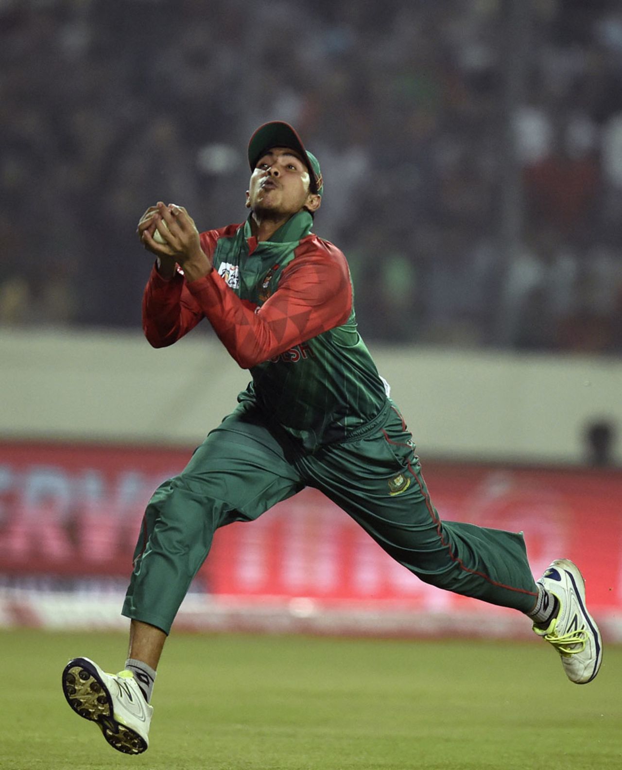 Soumya Sarkar holds on to a catch, Bangladesh v Sri Lanka, Asia Cup T20, Mirpur, February 28, 2016