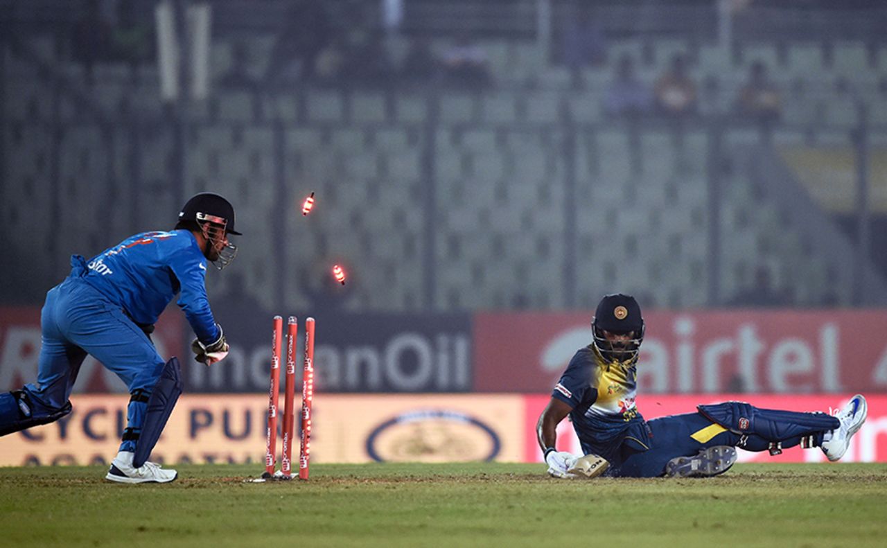 MS Dhoni was quick to whip off the bails and stump Thisara Perera for 17, India v Sri Lanka, Asia Cup 2016, Mirpur, March 1, 2016