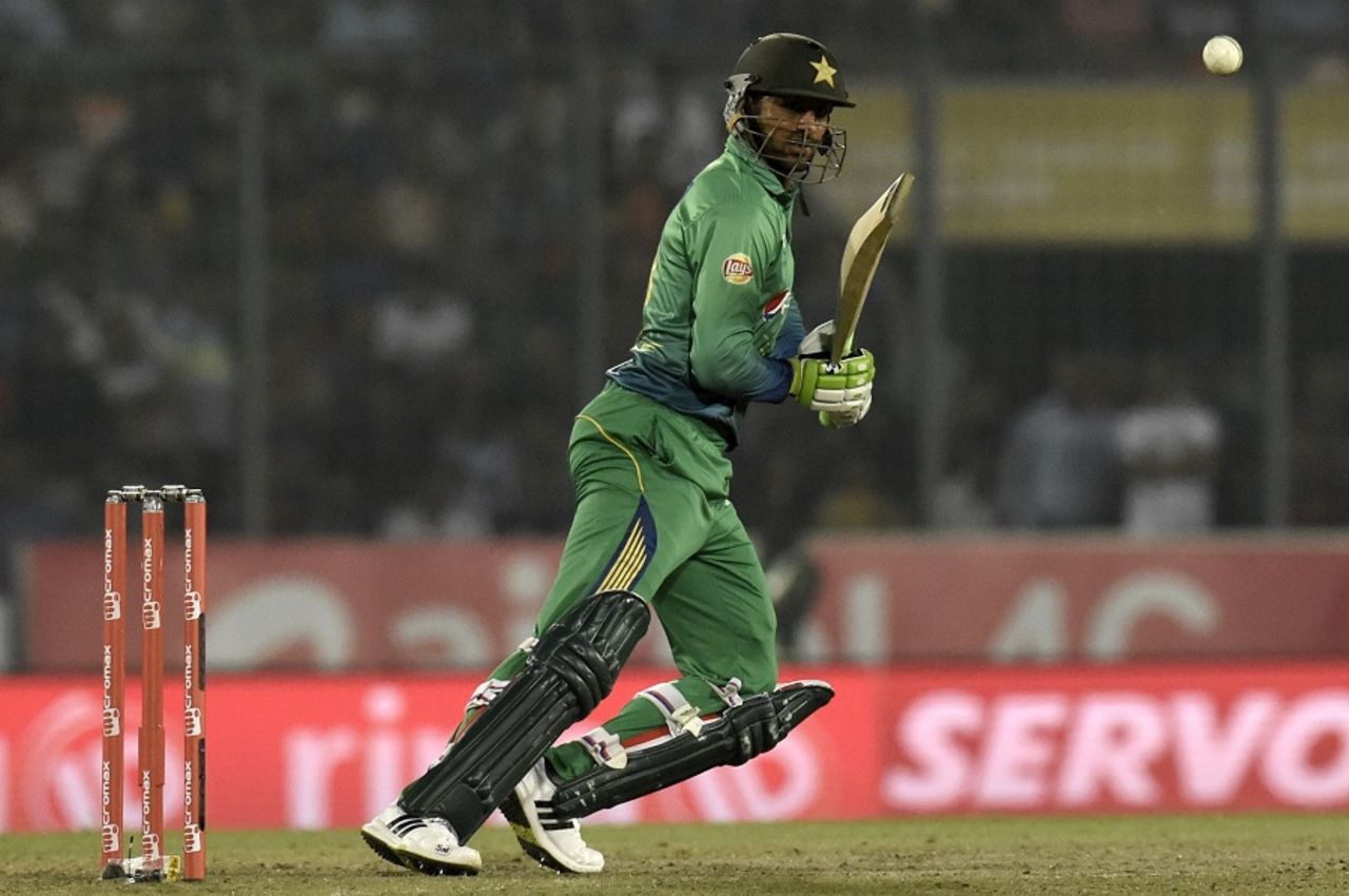 Shoaib Malik scores through the off side, Bangladesh v Pakistan, Asia Cup 2016, Mirpur, March 2, 2016