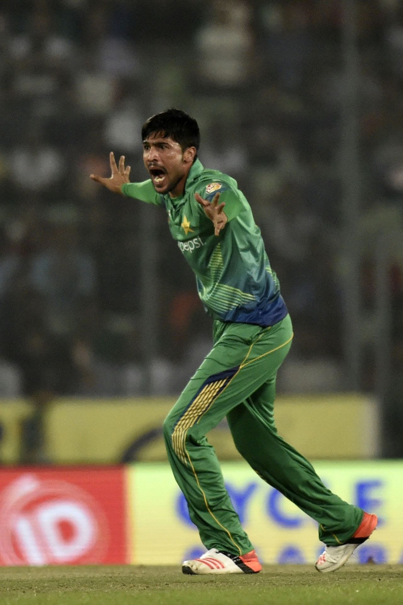 Mohammad Amir appeals for a wicket, Bangladesh v Pakistan, Asia Cup 2016, Mirpur, March 2, 2016