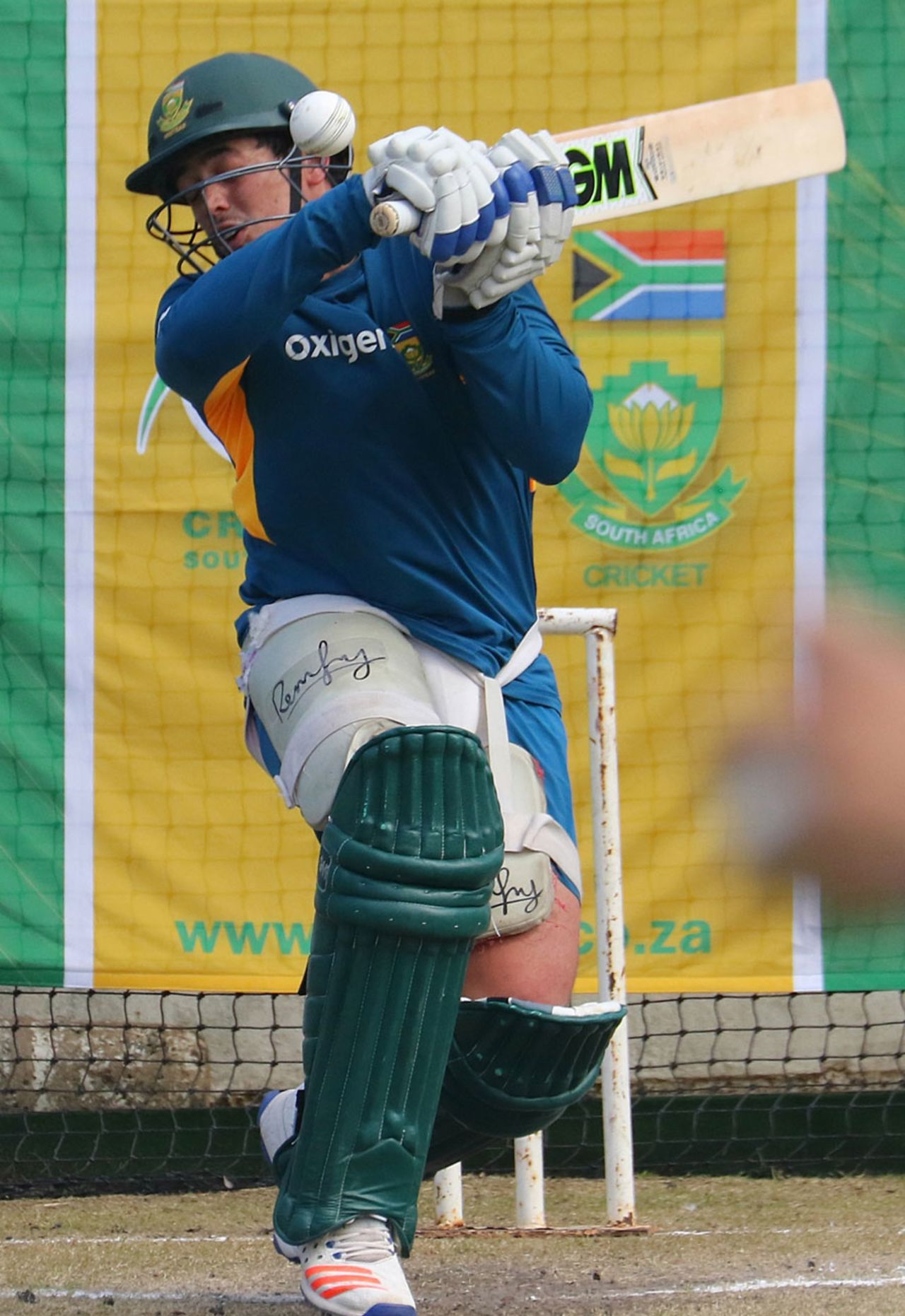 Quinton de Kock takes on the short ball in the nets, Durban, March 2, 2016