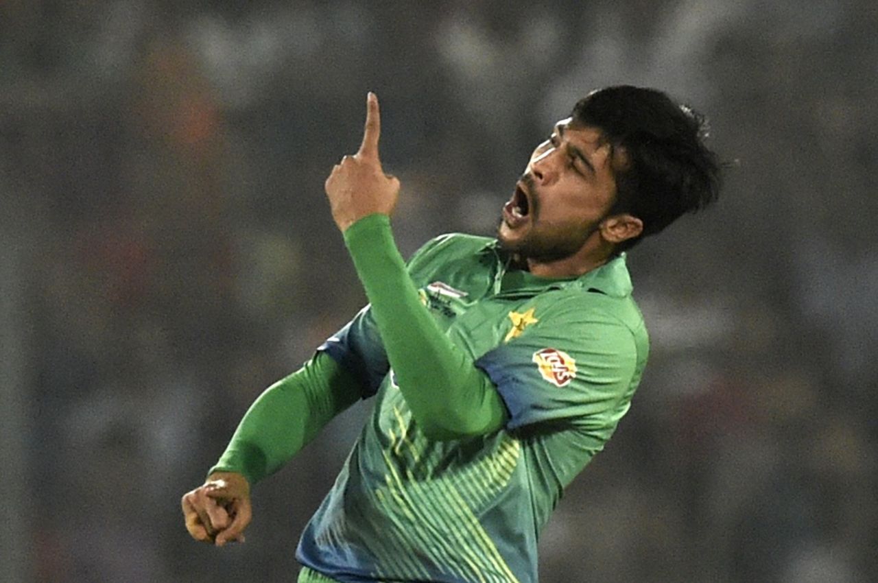 Mohammad Amir celebrates a wicket, Bangladesh v Pakistan, Asia Cup 2016, Mirpur, March 2, 2016