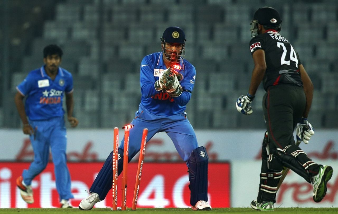 MS Dhoni completes Farhad Tariq's run out, India v UAE, Asia Cup 2016, Mirpur, March 3, 2016