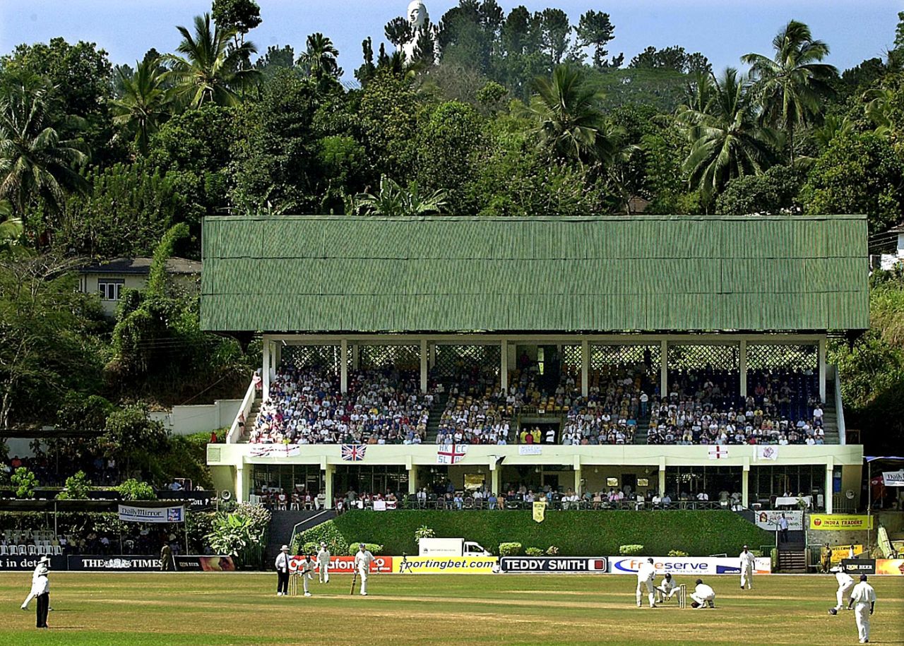 England supporters watch the match in Kandy, Sri Lanka v England 2nd Test, Kandy, 3rd day, March 9, 2001