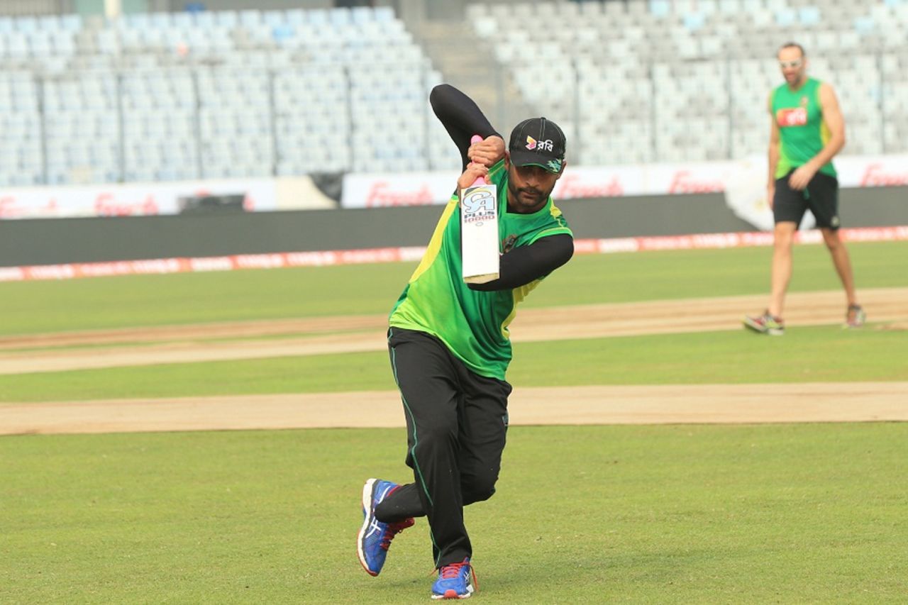 Tamim Iqbal bats during Bangladesh practice on the eve of the Asia Cup final, Mirpur, March 5, 2016