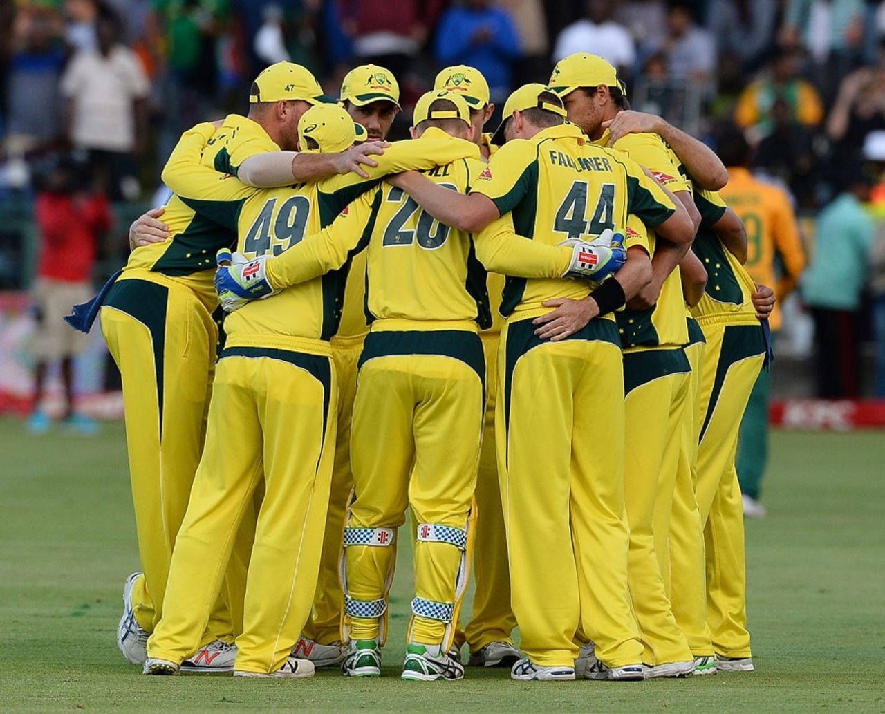The Australian team gets into a huddle before the match, South Africa v Australia, 3rd T20, Cape Town, March 9, 2016