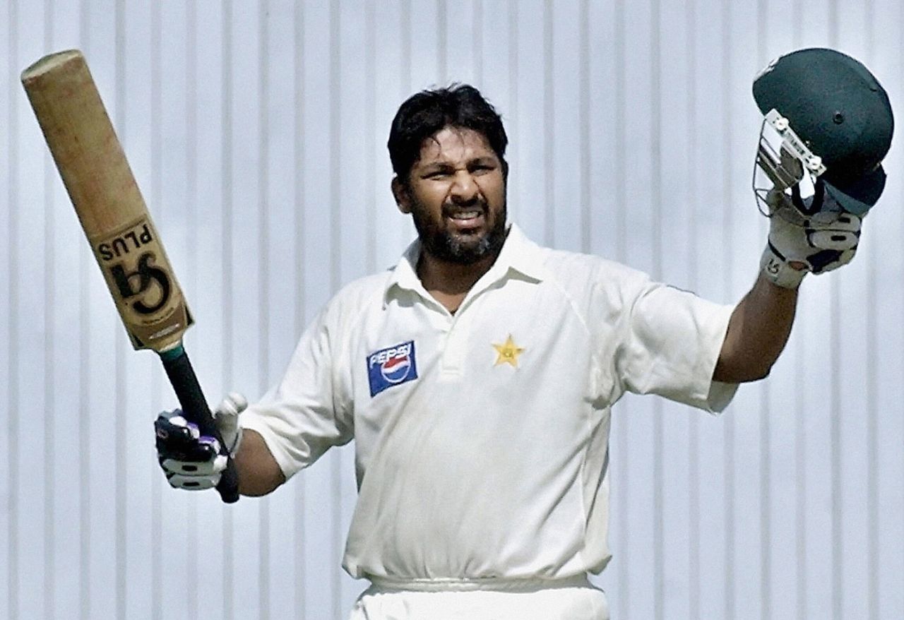 Inzamam-ul-Haq celebrates his century, Pakistan v Sri Lanka, 2nd Test, Karachi, October 30, 2004