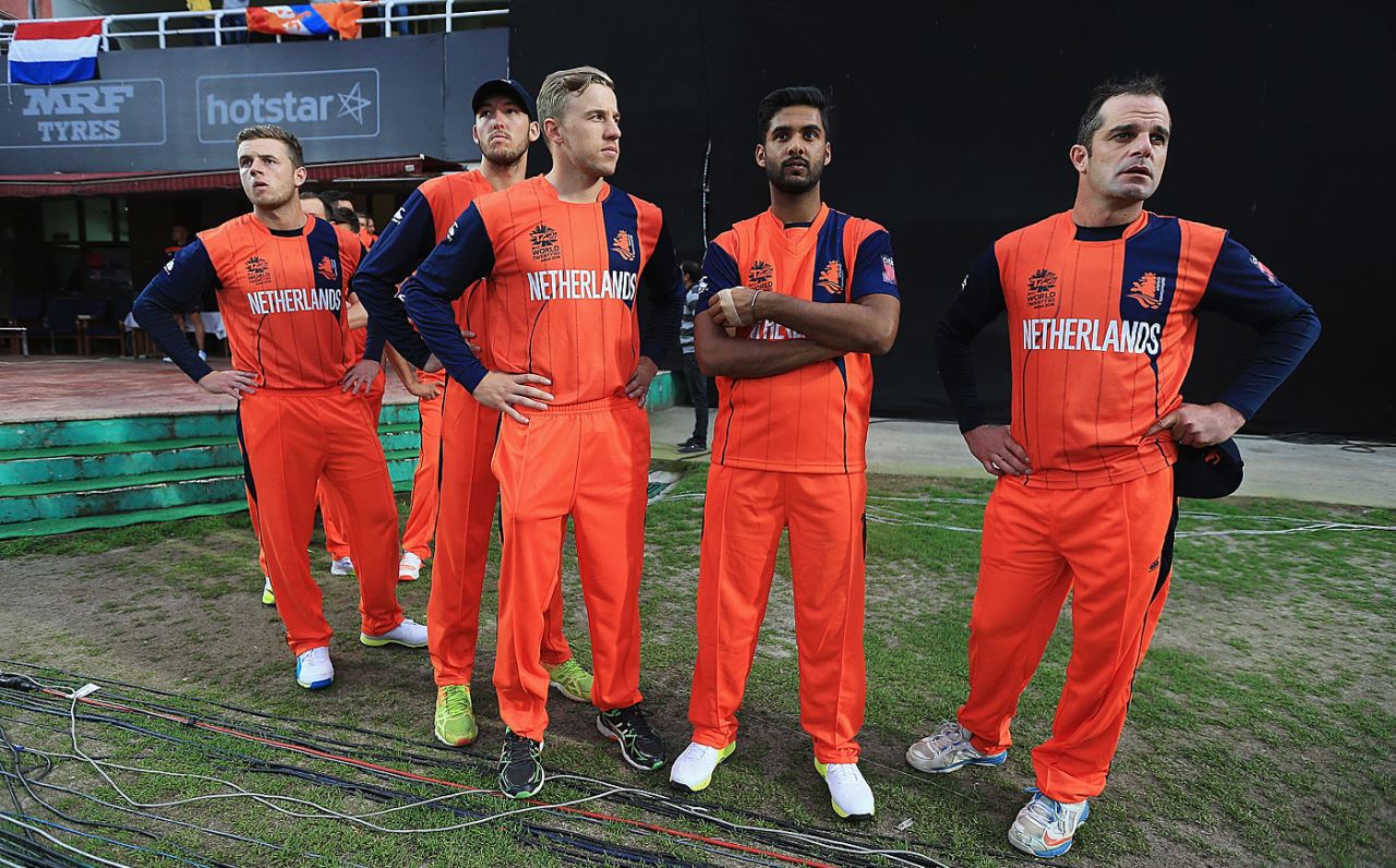 Netherlands players look on anxiously, Netherlands v Oman, World T20 qualifier, Group A, Dharamsala, March 11, 2016