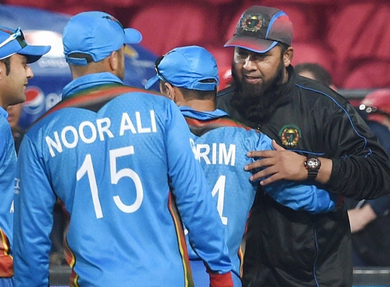 Inzamam-ul-Haq greets the Afghanistan players after the win, Afghanistan v Zimbabwe, World T20 qualifiers, Group B, Nagpur, March 12, 2016