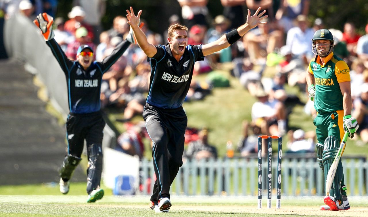 Tim Southee appeals for AB de Villiers' wicket, New Zealand v South Africa, World Cup warm-up match, Christchurch, February 11, 2015