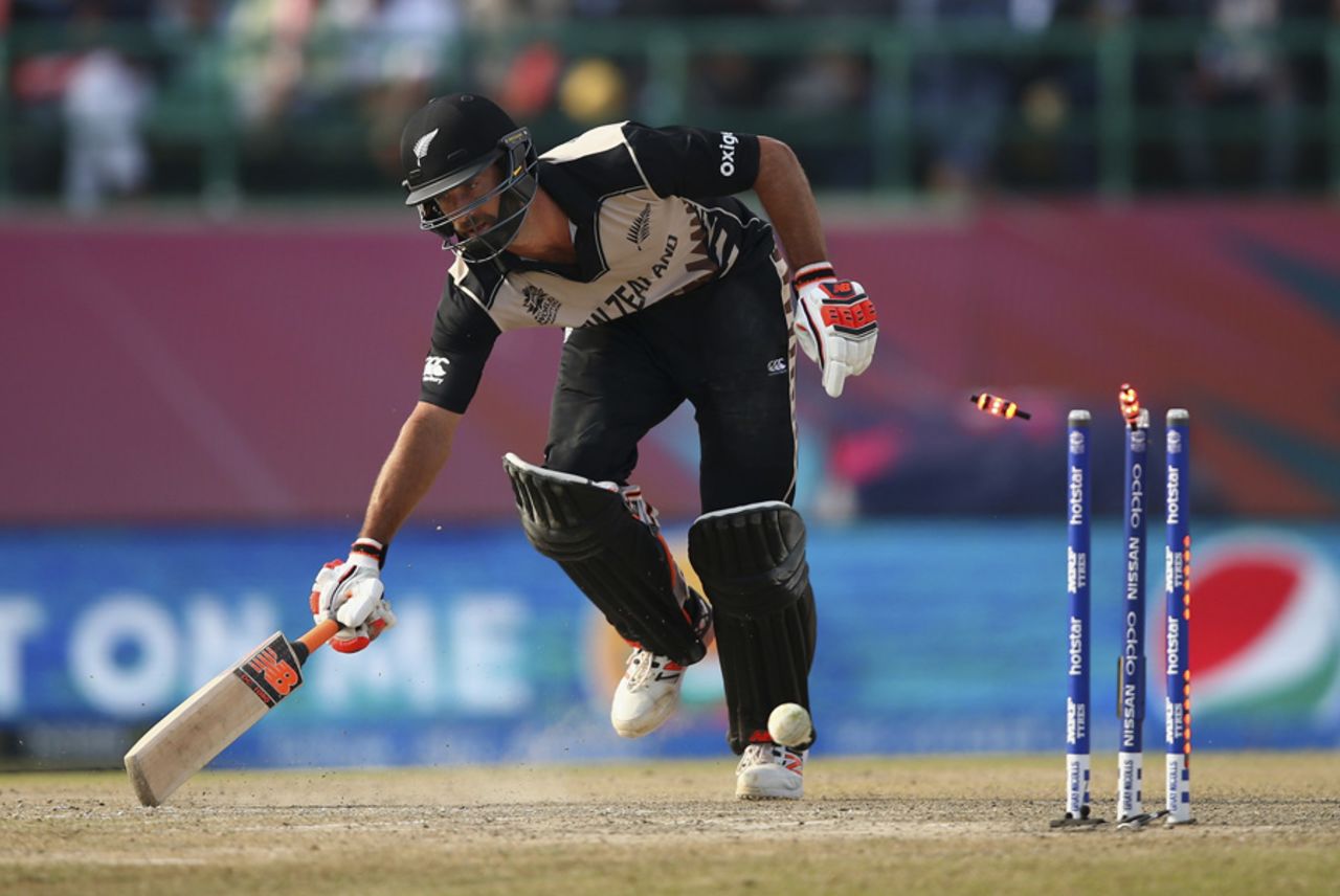 Grant Elliott is run out off the last ball of the innings, Australia v New Zealand, World T20 2016, Group 2, Dharamsala, March 18, 2016