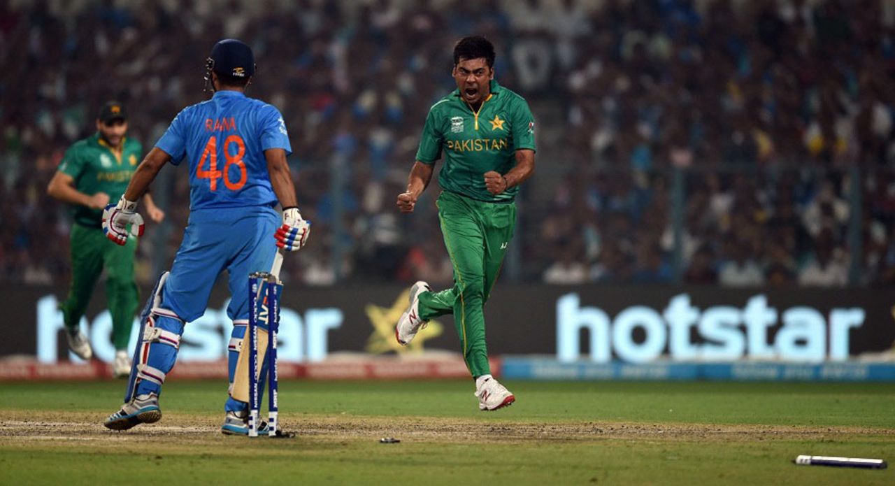 Mohammad Sami removed Suresh Raina for a first-ball duck, India v Pakistan, World T20 2016, Group 2, Kolkata, March 19, 2016