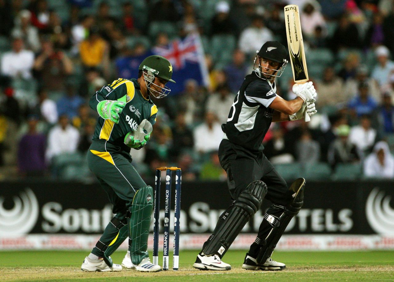 Grant Elliott hits one behind the wicket, New Zealand v Pakistan, ICC Champions Trophy, 2nd semi-final, Johannesburg, October 3, 2009