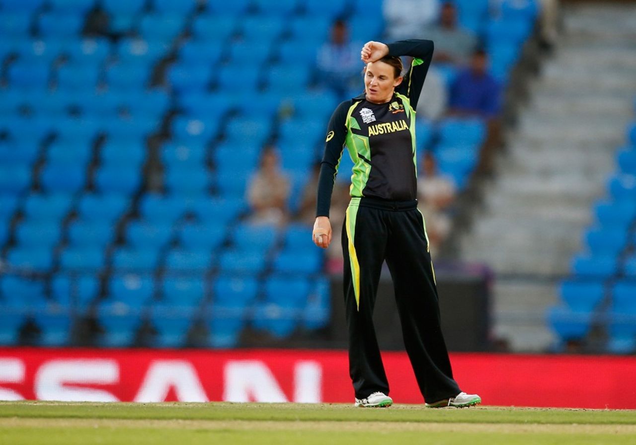 Erin Osborne leaked 23 runs in her 3.2 overs, Australia v New Zealand, Women's World T20 2016, Group A, Nagpur, March 21, 2016